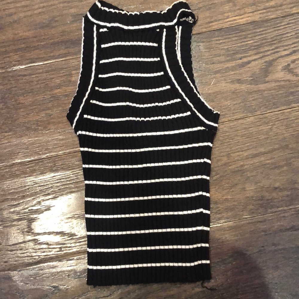 Black and white stripe crop top